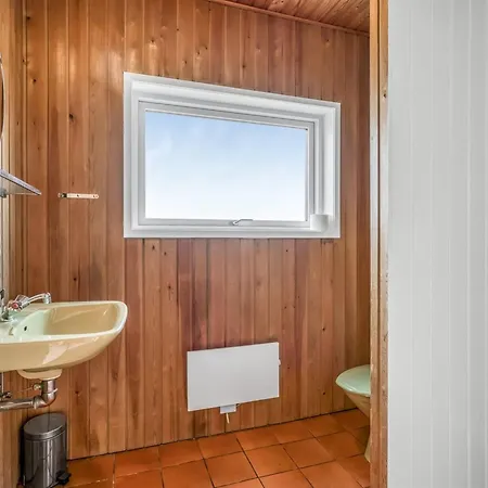 Thrineke - 200m From The Sea By Interhome *